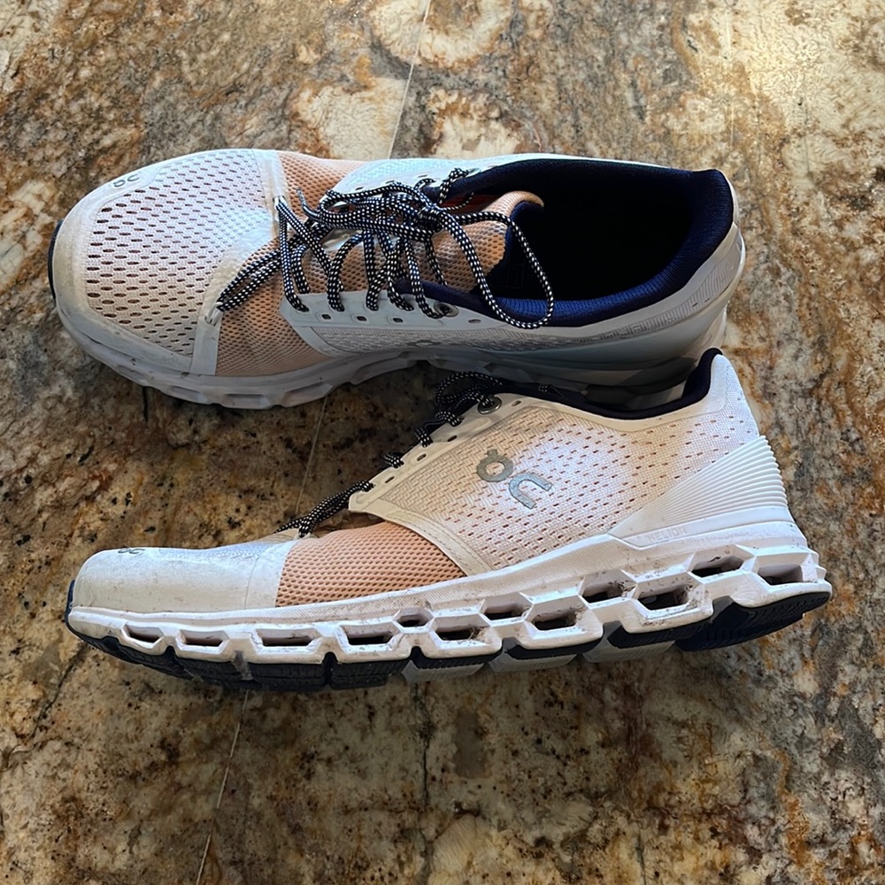 On Cloud training shoe